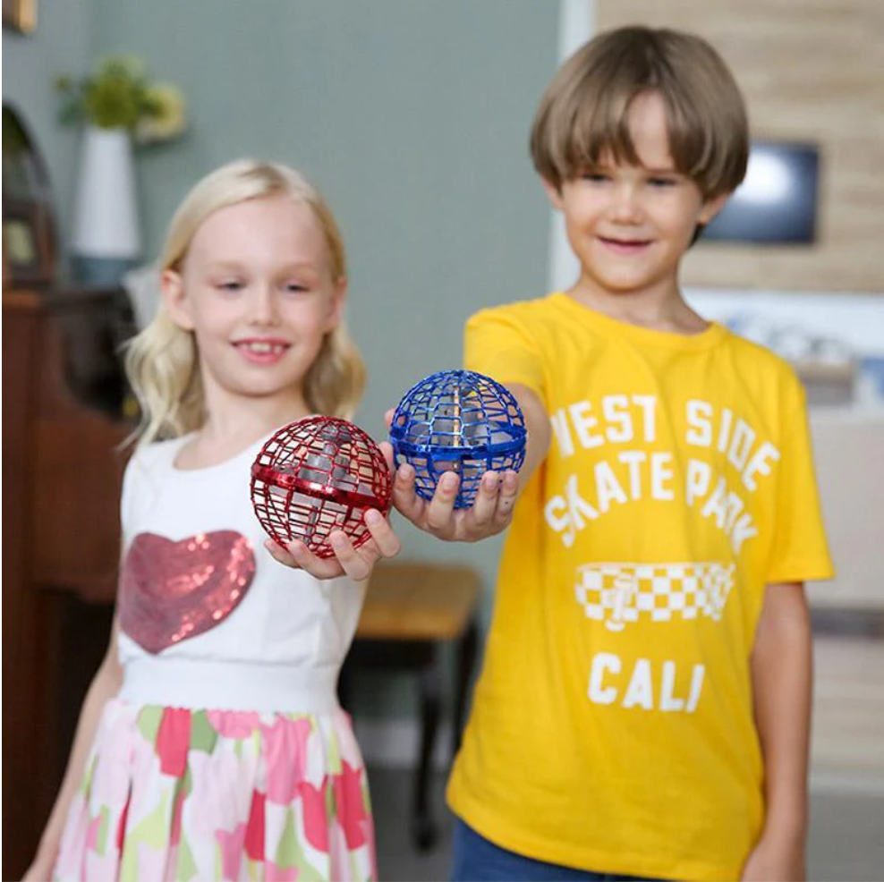 Flying ball boomerang spinner