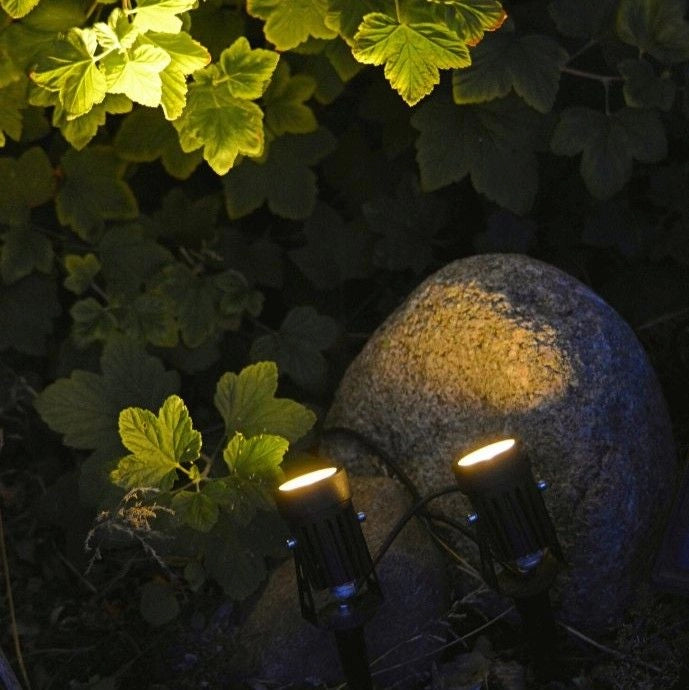 Solcellsspotlight 2-pack – Riktbart ljus med gemensam solpanel