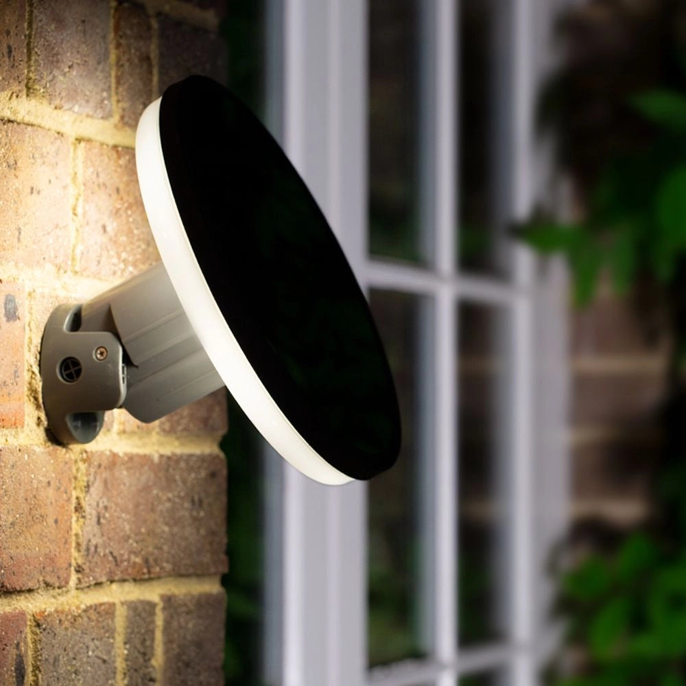 Solcellsvägglampa rund 150 lm – Designring med fjärrkontroll
