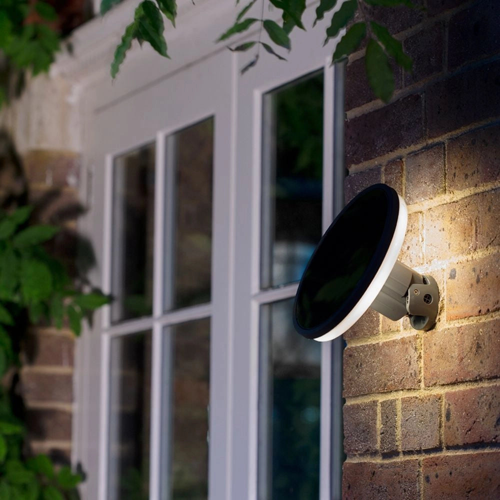 Solcellsvägglampa rund 150 lm – Designring med fjärrkontroll