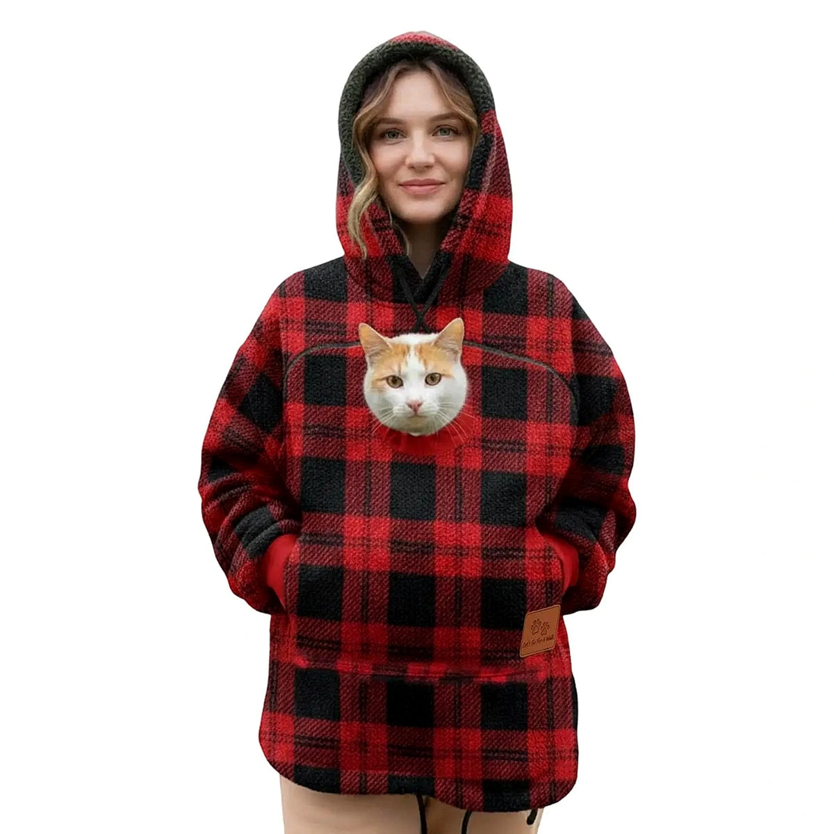 Rödrutig hoodie med ficka för katt – mysig fleecetröja